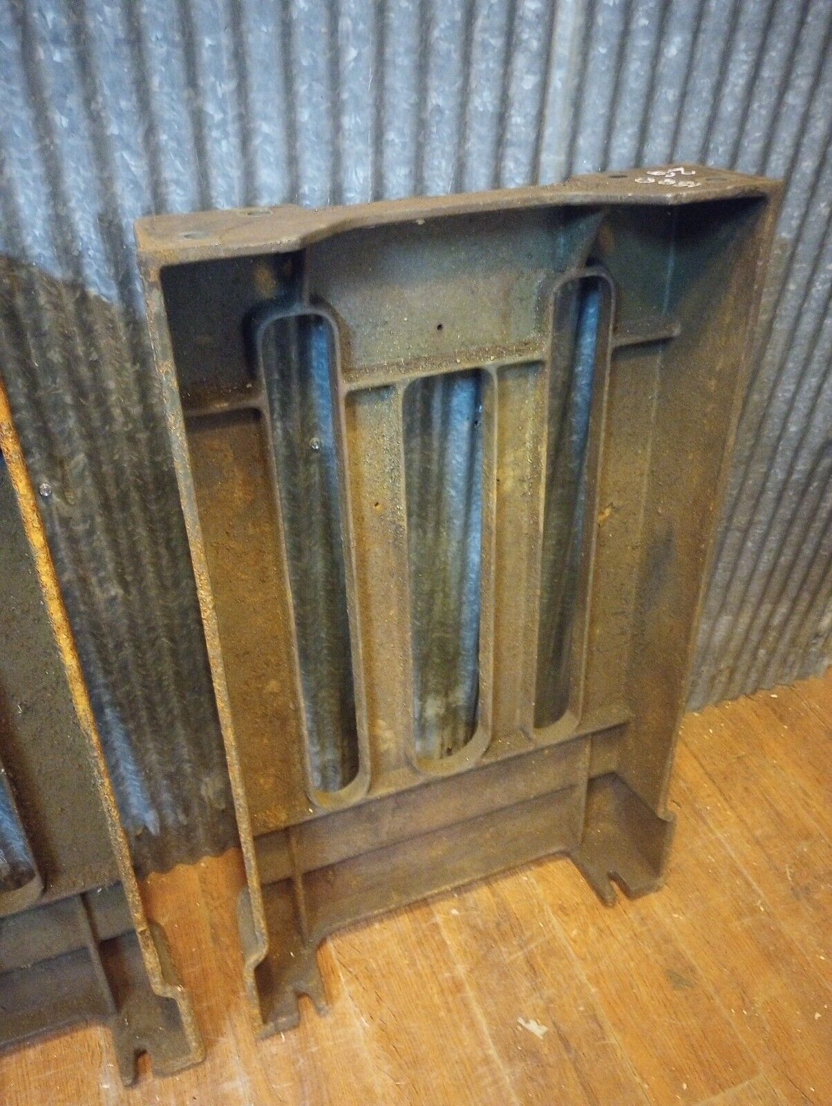 Pair of Walker & Turner Cast Iron Machine Legs 31 3/8" Tall x 19" Wide