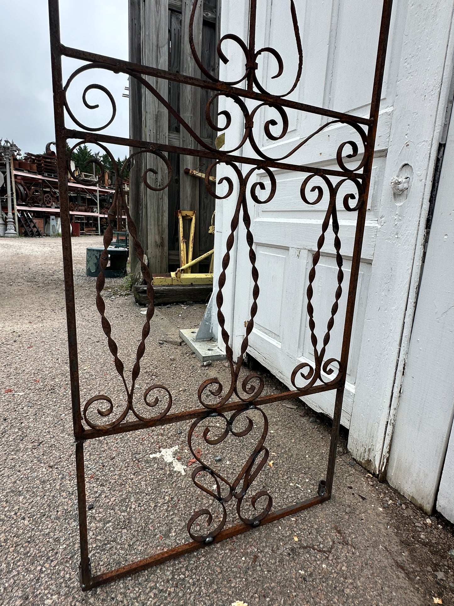 Iron Artisan Arbor w/ Stakes GS6037