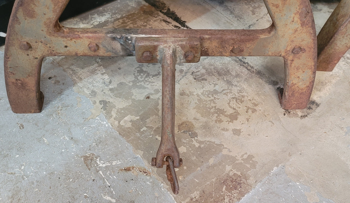 Pair of Cast Iron Factory Machine Tapered Table Base Legs 20 1/2" T GS00688