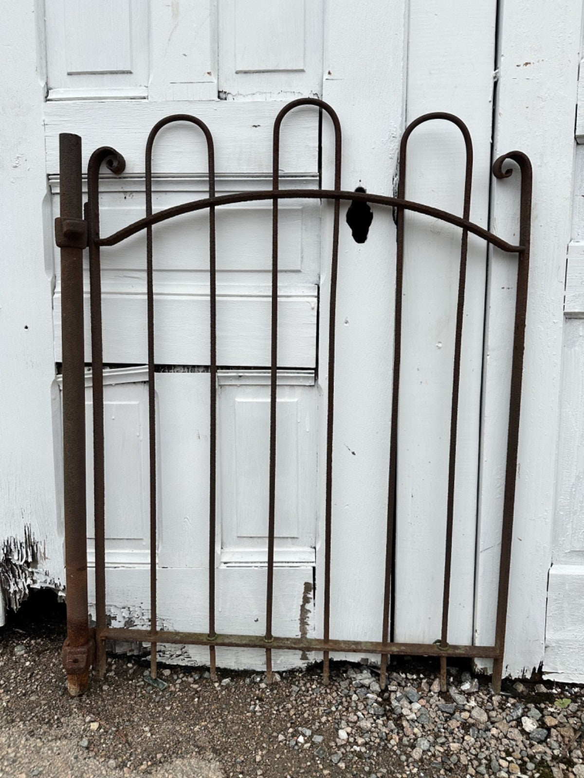 Antique Iron Hairpin Garden Gate GA20243