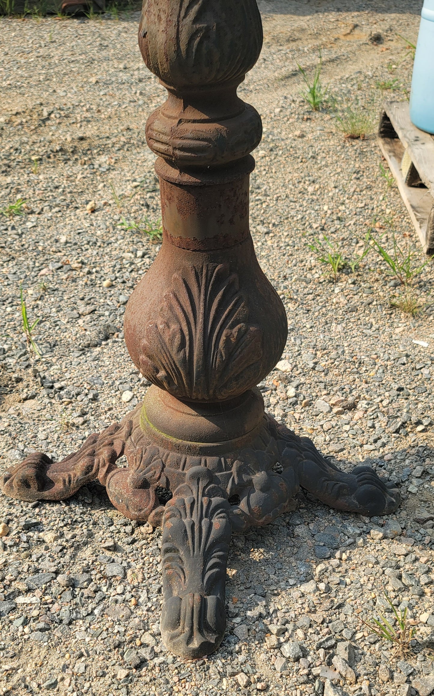 Tall Ornate Cast Iron Table Base 41" Tall GS00654