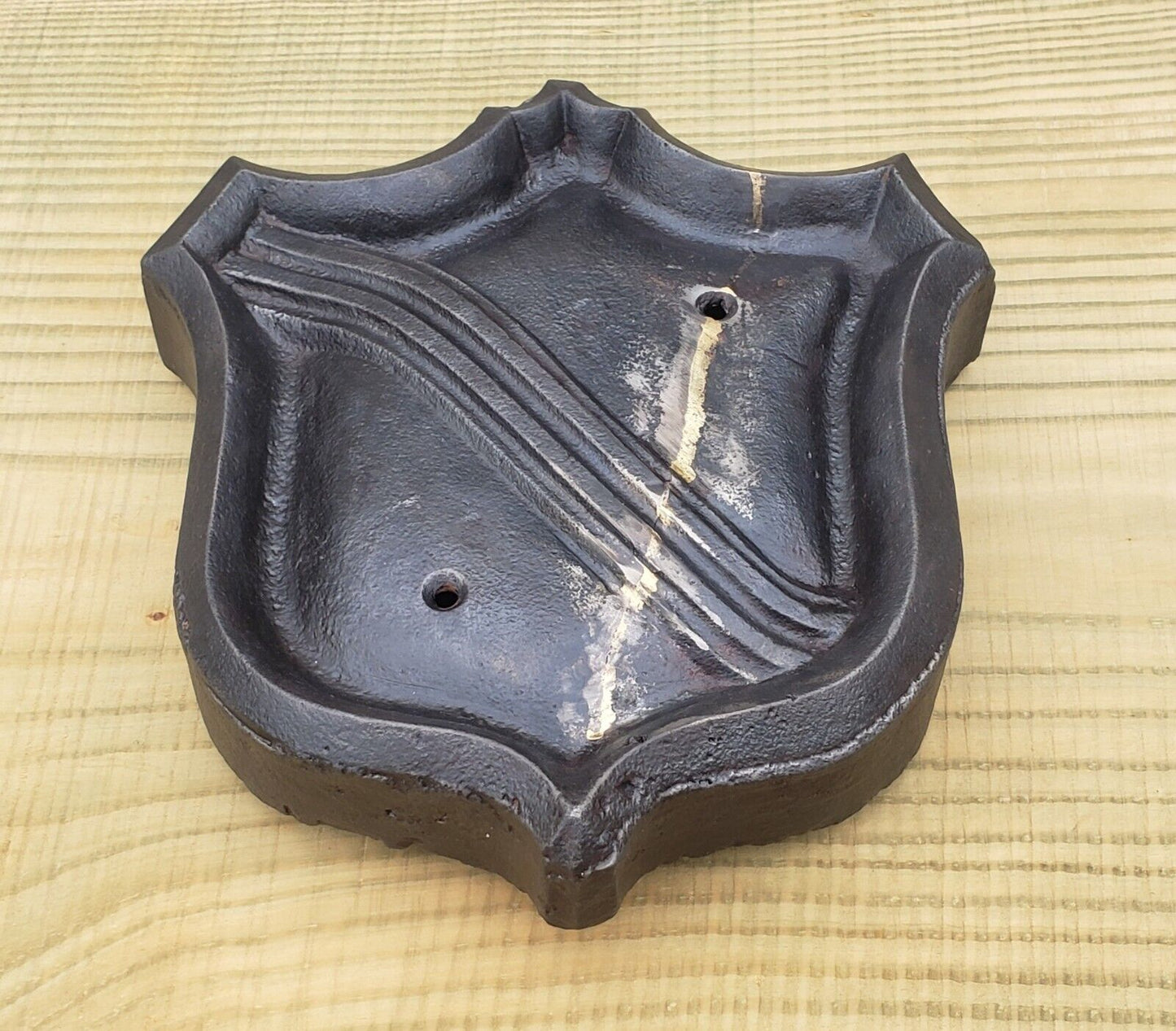 Rare Cast Iron Heraldic Shield Door / Building Pediment 14 1/2" x 13" GA9782