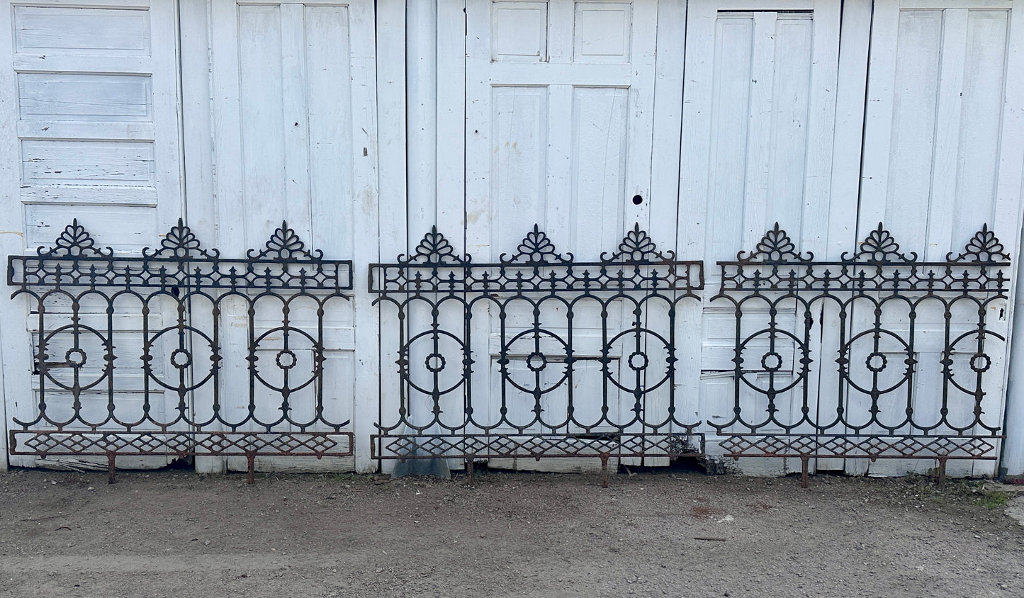 37 Ft of Antique Iron Fencing GA21039