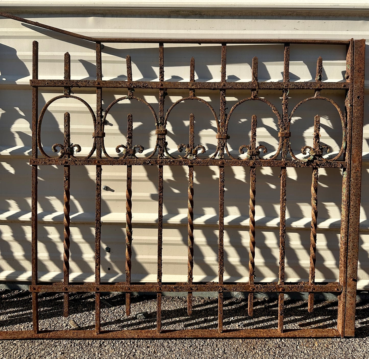 34 Feet of Antique Wrought Iron Fencing GA20789