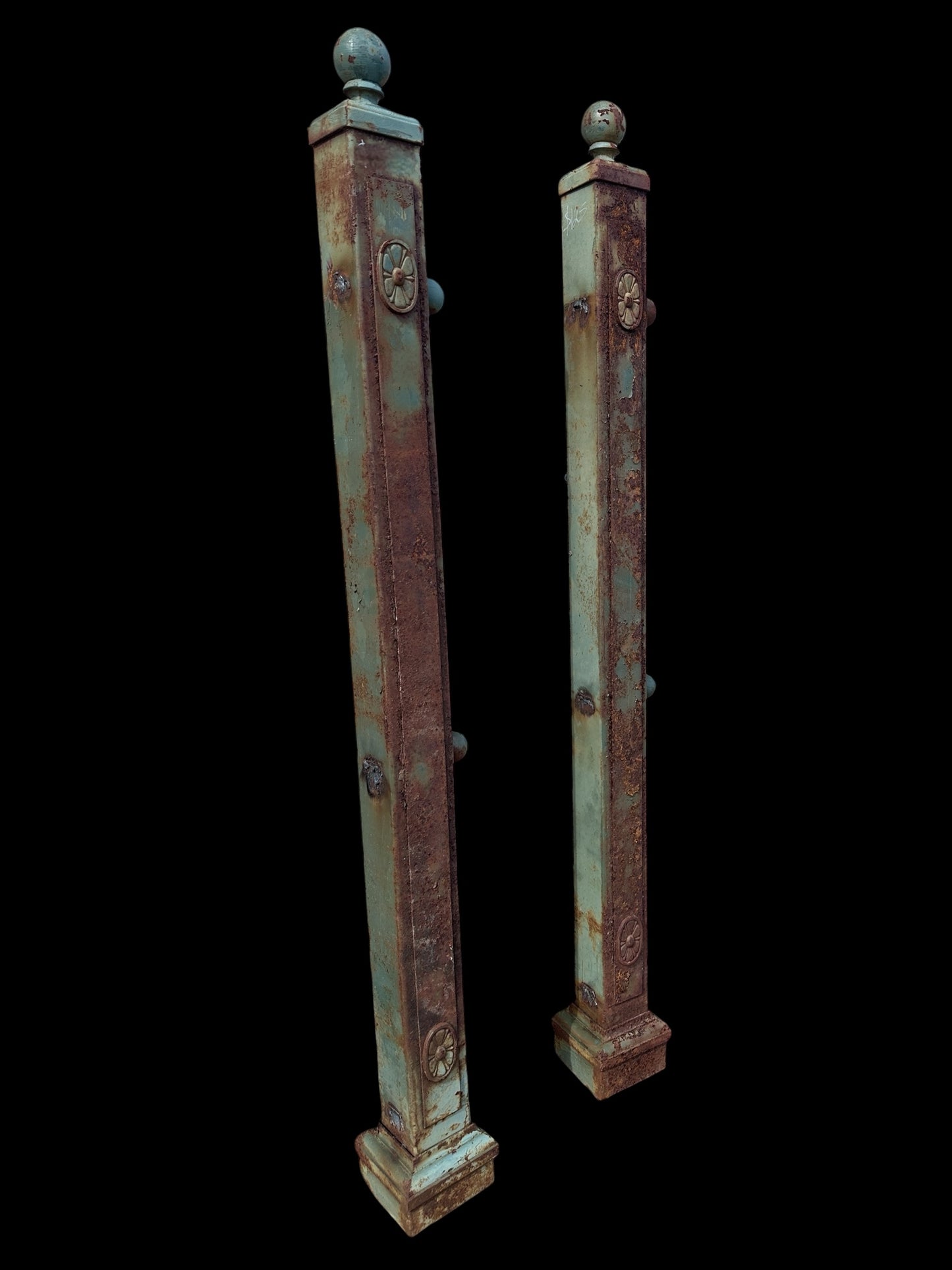 Vintage Cast Iron Post, 2 Available GA21052