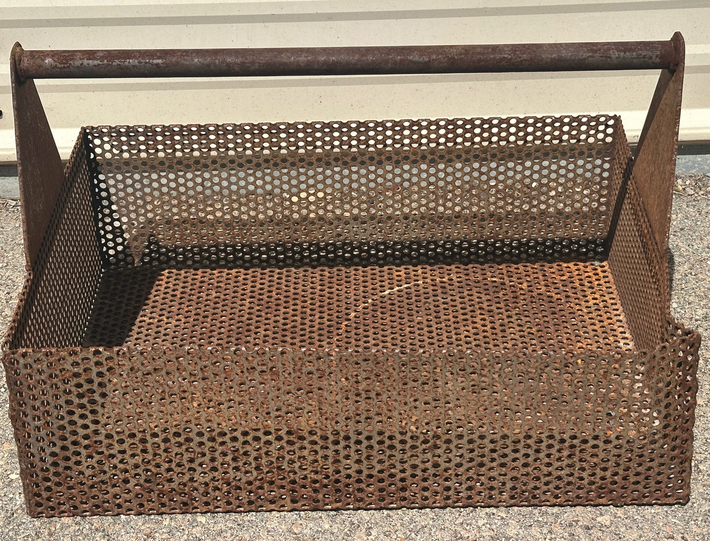 Industrial Wire Mesh Basket w/ Handle GA20903