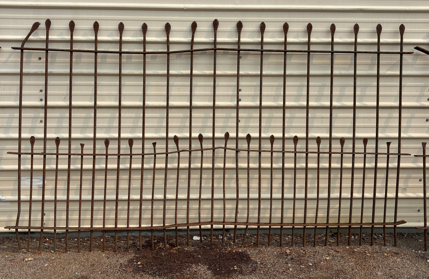 159.5 Feet of Iron Fencing GA21357